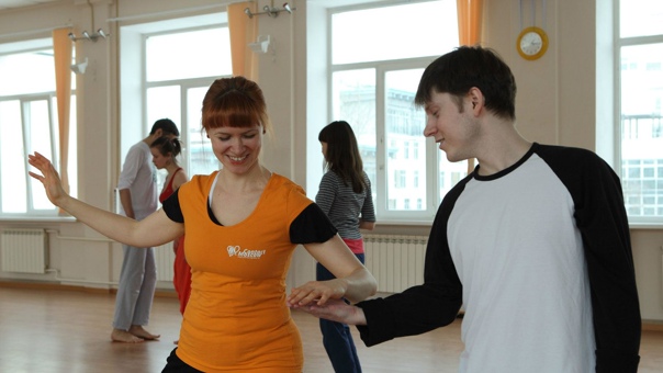 Урок Контактной Импровизации -Ясность в танце - ведущий Юлия Бодрова - Центр Контактной Импровизации в Москве