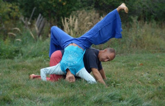 «Пространство за спиной. Не отмеченные на карте следы...» - ведущие Анжелика Доний и Женя Доний - Центр Контактной Импровизации в Москве