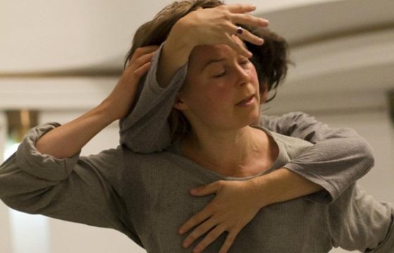 ТРЕНИНГ и ДЖЕМЫ для имеющих опыт в КИ: -ЗАВИСАЯ вне БАЛАНСА - ведущий Катья Мустонен - Центр Контактной Импровизации в Москве