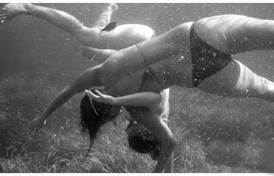 Тренинг по КИ в ВОДЕ -Рас-Творение - ведущий Александра Безроднова - Центр Контактной Импровизации в Москве