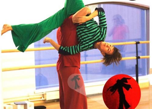 Занятия для ПРОдолжающих по КИ в ПН и ПТ. В понедельник -ДЕНЬ ИНТЕГРАЦИИ - ведущие Дмитрий Усов и Вера Максимова - Центр Контактной Импровизации в Москве