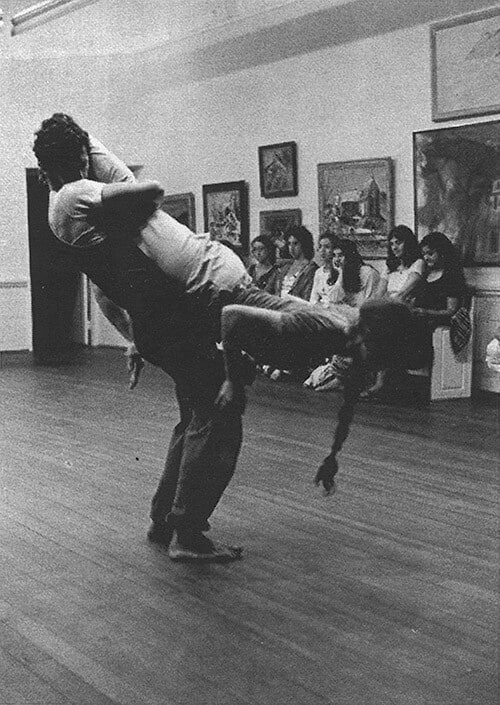 Стив Пэкстон и Нэнси Старк Смит выступают с контактной группой, Provincetown Art Association, штат Массачусетс, лето 1977 г.